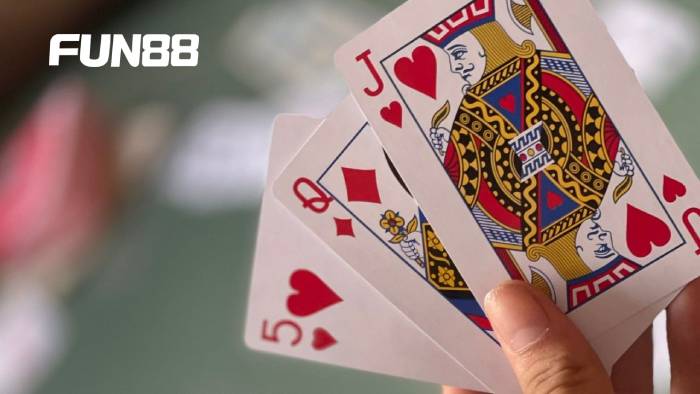 Tính điểm bài xì dách cực đơn giản

