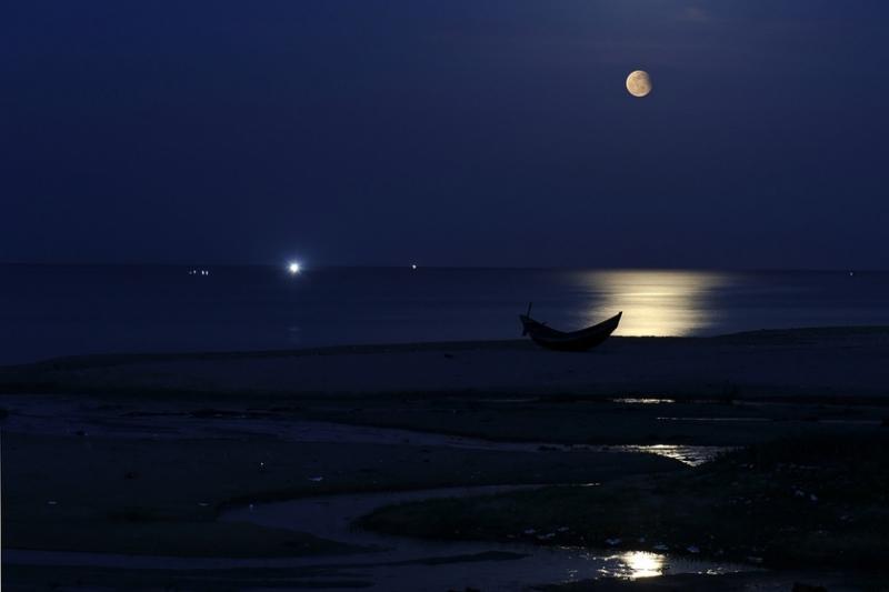 Biển đêm