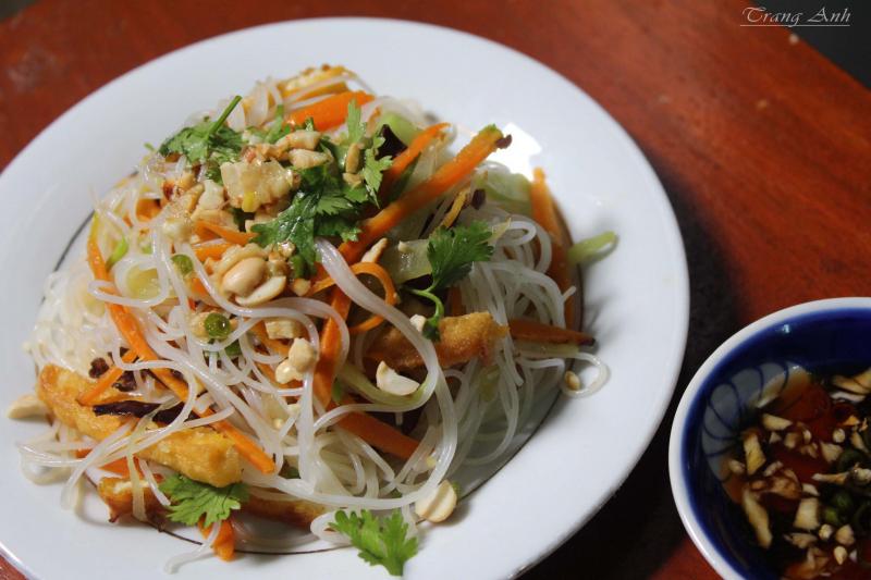 Bún trộn chay