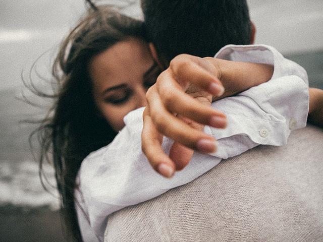 Cảm giác cô đơn trong chính mối tình của mình