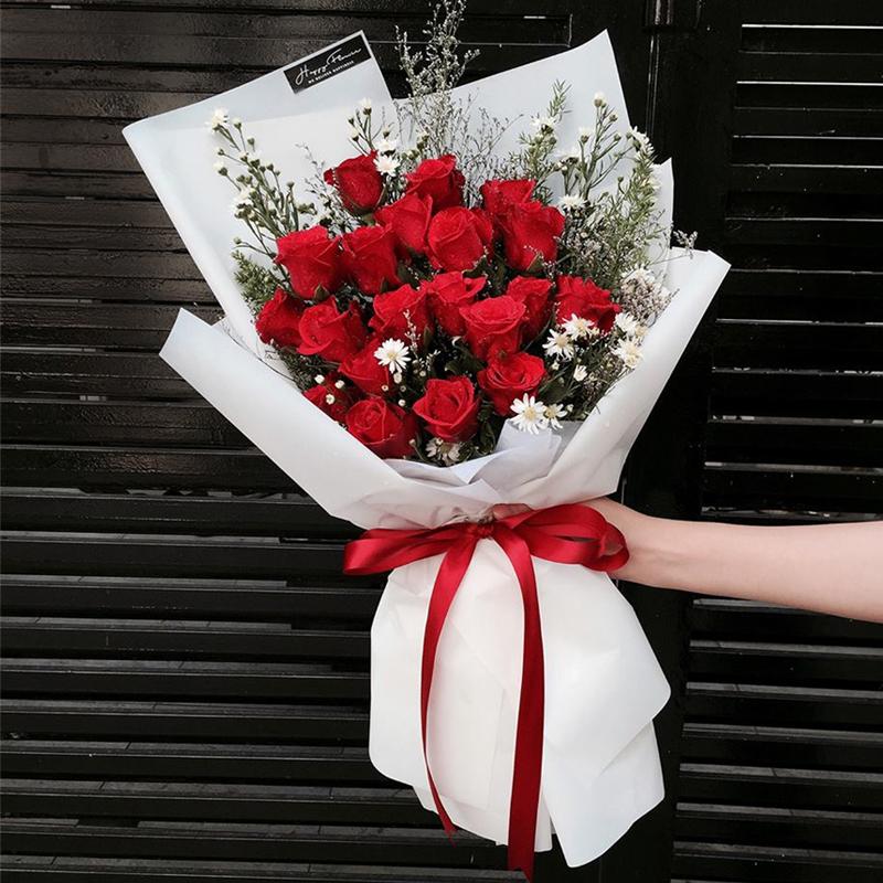 Một đóa hoa hồng tặng mẹ nhân ngày 8/3