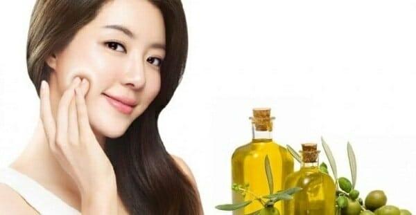 Trị mụn đầu đen hiệu quả bằng dầu oliu và mật ong